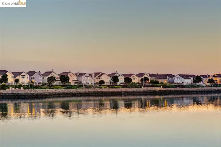 112 Waterview Dr, Richmond, California 94804