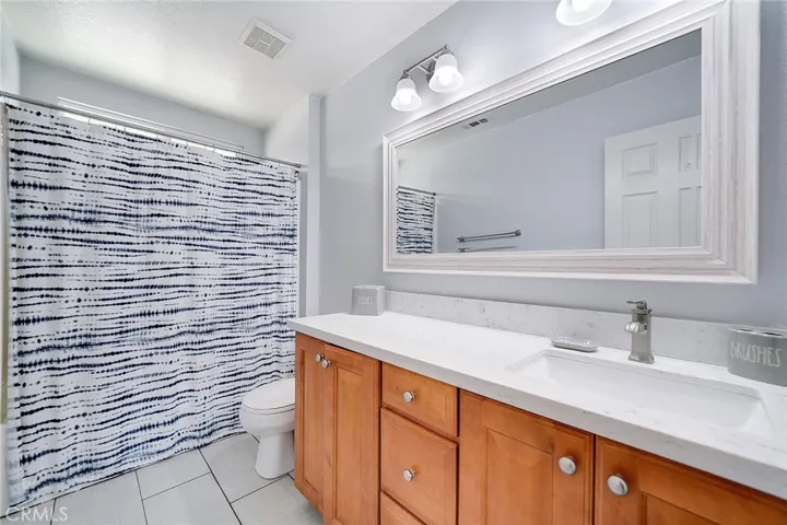 FULL UPSTAIRS BATH