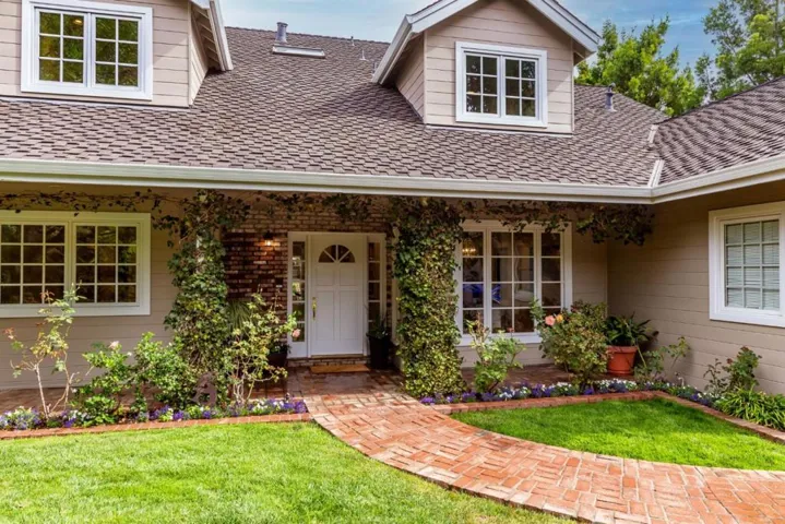 , Los Altos, California 94024