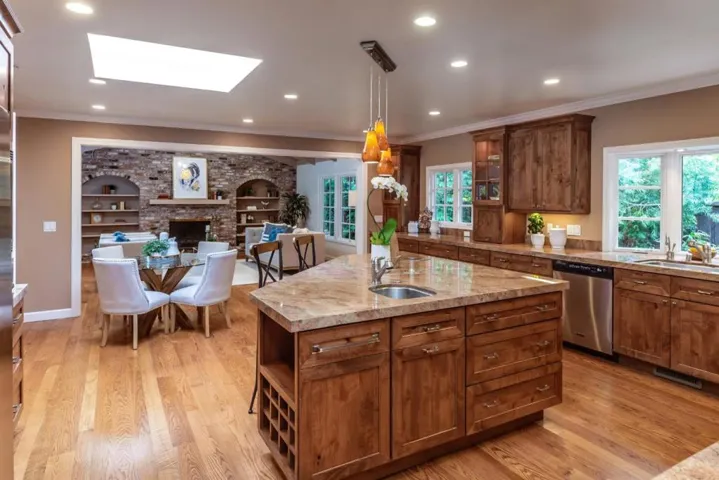 , Los Altos, California 94024