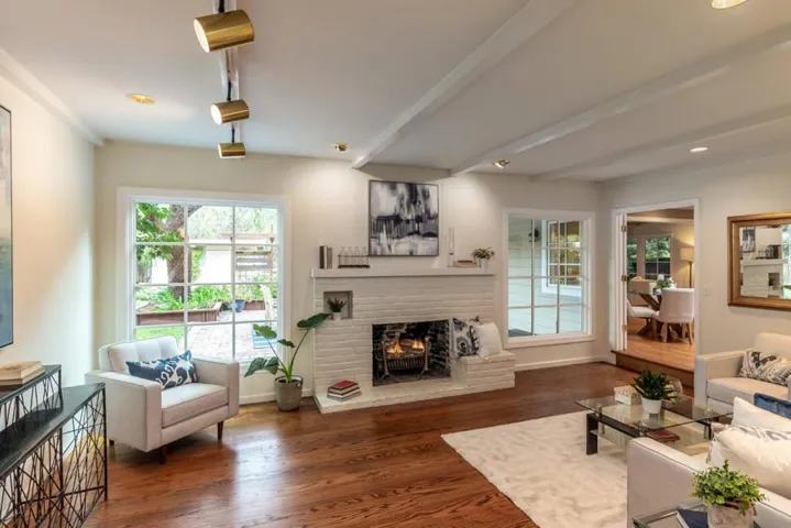 , Los Altos, California 94024