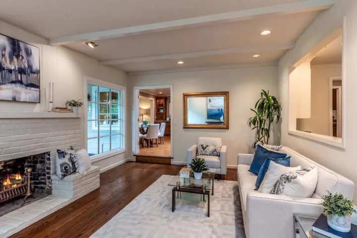 , Los Altos, California 94024