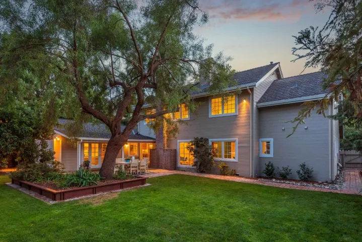 , Los Altos, California 94024