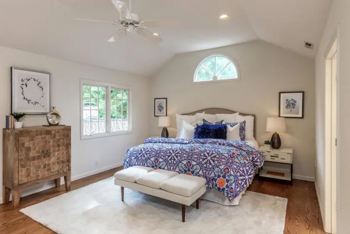 , Los Altos, California 94024