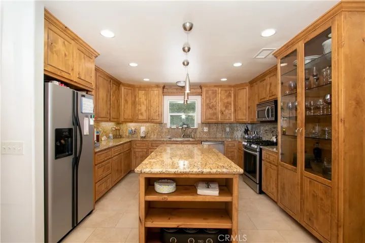 8753 Peach Summit Drive, Banning, California 92220