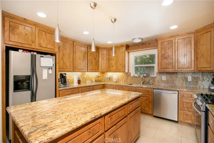 8753 Peach Summit Drive, Banning, California 92220