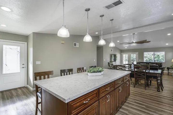 10117 Los Ranchitos Rd, Lakeside, California 92040