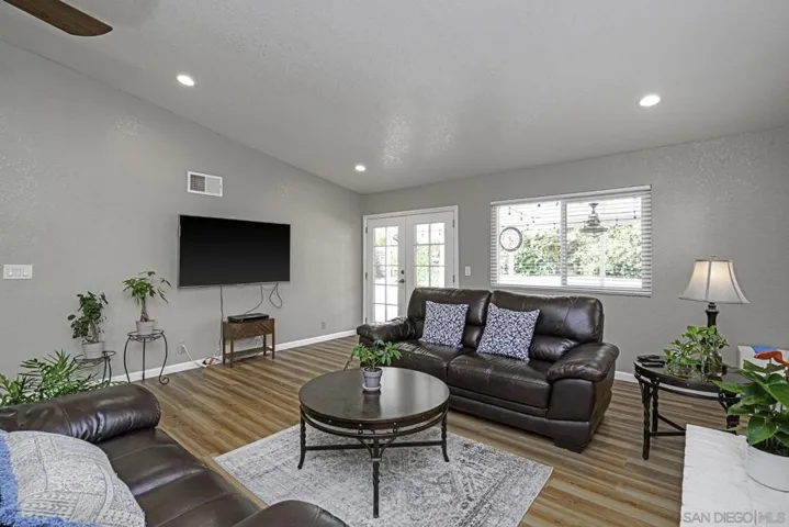 10117 Los Ranchitos Rd, Lakeside, California 92040