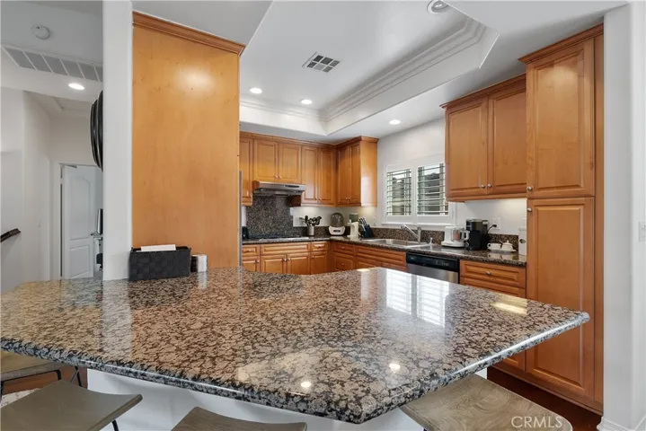 1974 Cherry Avenue, Signal Hill, California 90755