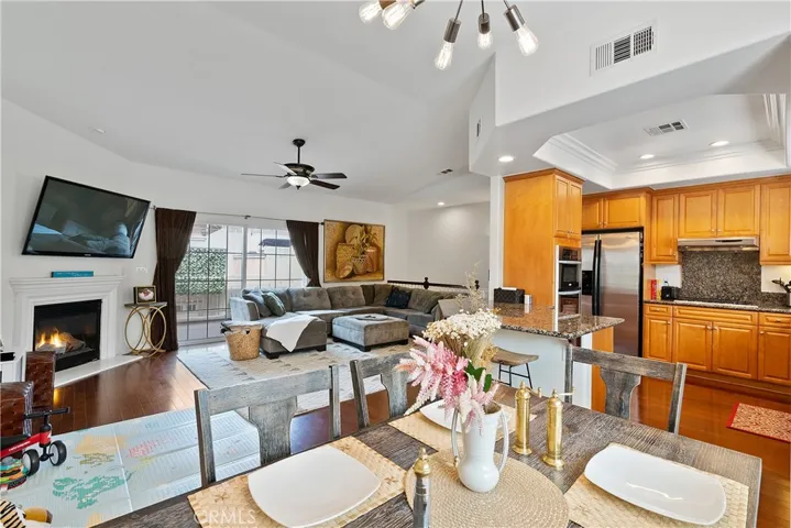 1974 Cherry Avenue, Signal Hill, California 90755