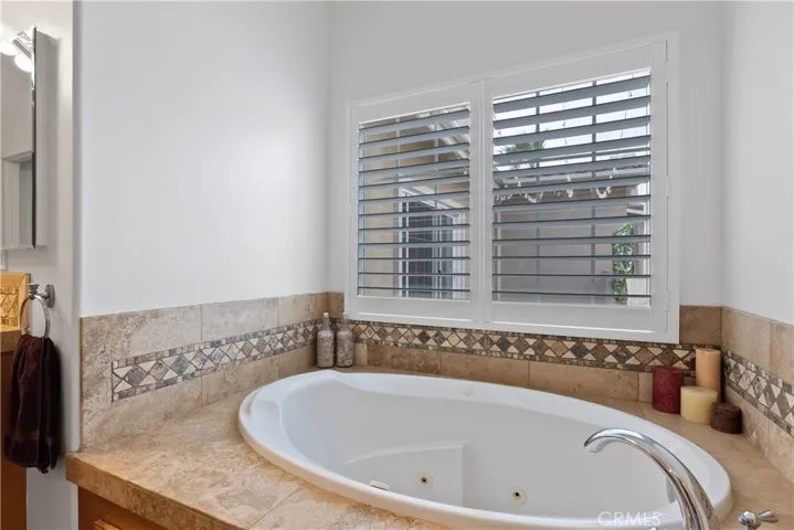 1974 Cherry Avenue, Signal Hill, California 90755