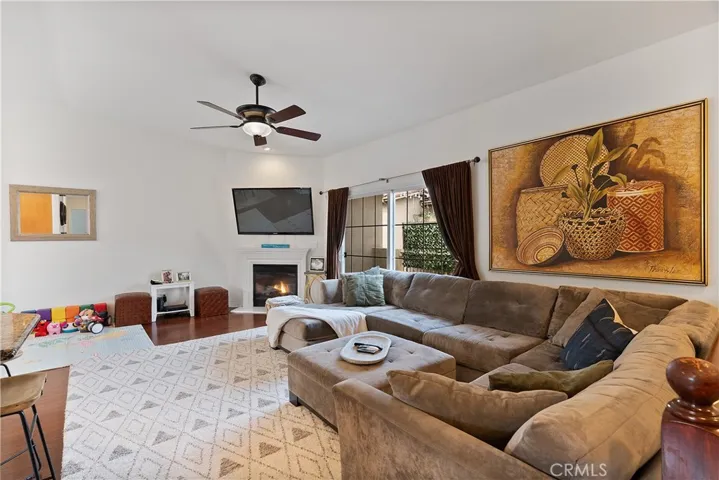1974 Cherry Avenue, Signal Hill, California 90755