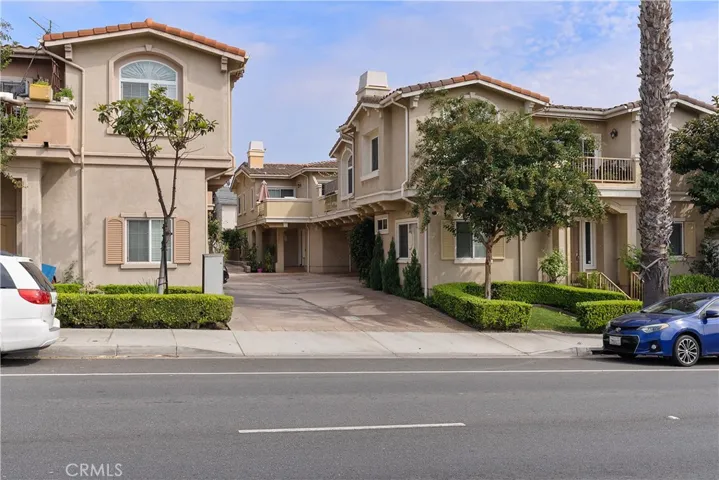1974 Cherry Avenue, Signal Hill, California 90755