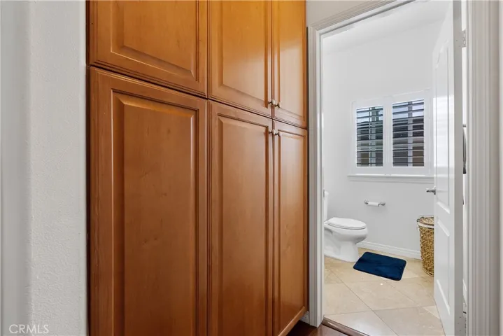 1974 Cherry Avenue, Signal Hill, California 90755