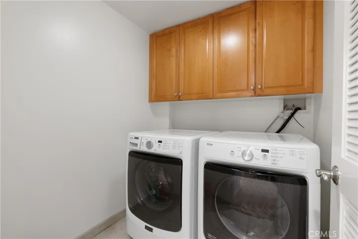 private downstairs laundry room