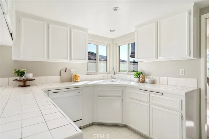 1342 N North Hills Drive, Upland, California 91784