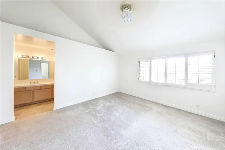 2547 Orange Avenue E, Costa Mesa, California 92627