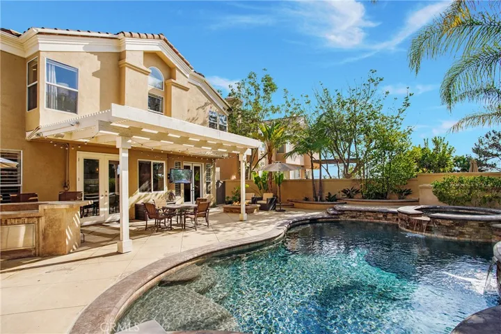4 Bell Vista, Lake Forest, California 92610