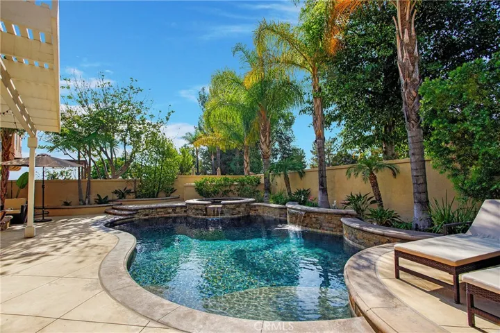 4 Bell Vista, Lake Forest, California 92610