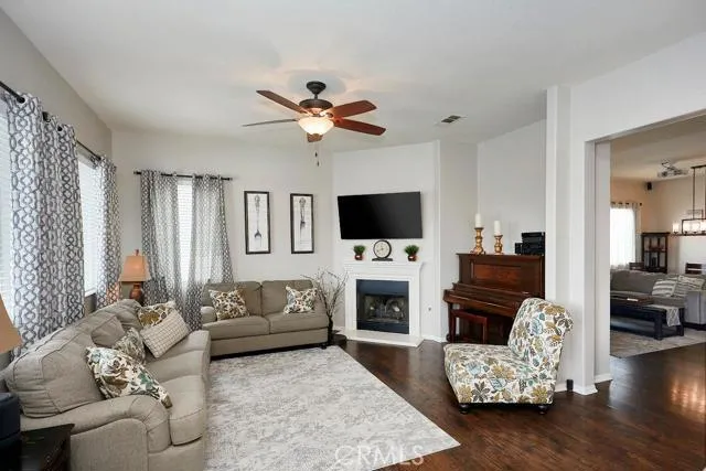 19705 Rosemary Street, Apple Valley, California 92308