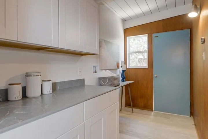 , Palo Alto, California 94306