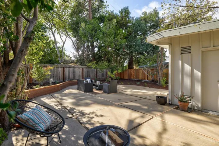 , Palo Alto, California 94306