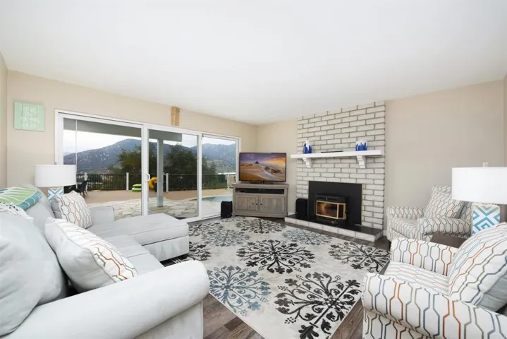 3529 Laurashawn Lane, Escondido, California 92026