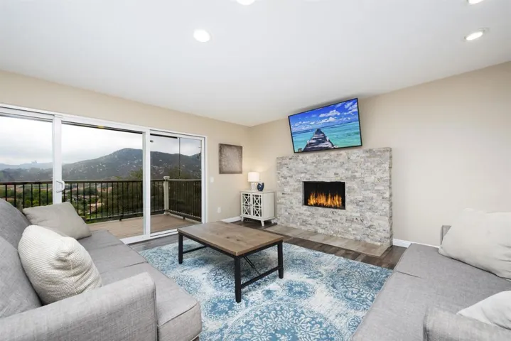 3529 Laurashawn Lane, Escondido, California 92026