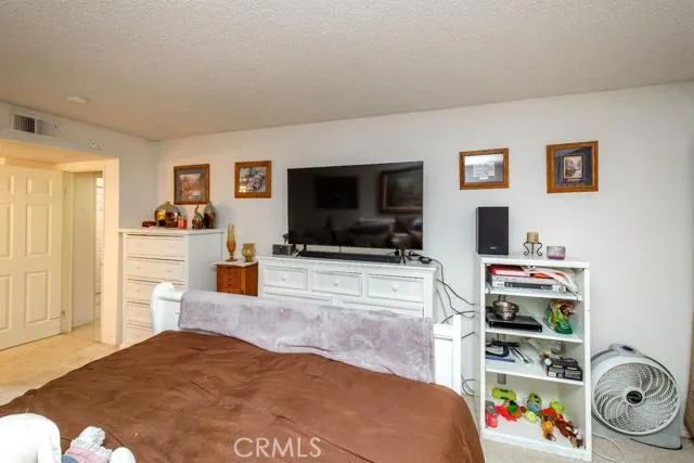 19249 Palm Way, Apple Valley, California 92308