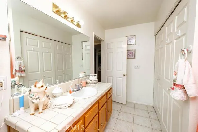 19249 Palm Way, Apple Valley, California 92308