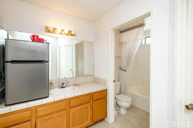 19249 Palm Way, Apple Valley, California 92308