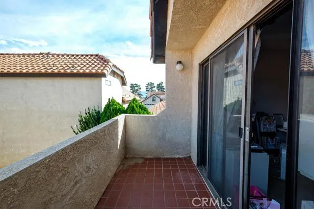 19249 Palm Way, Apple Valley, California 92308