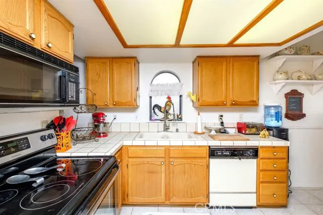 19249 Palm Way, Apple Valley, California 92308