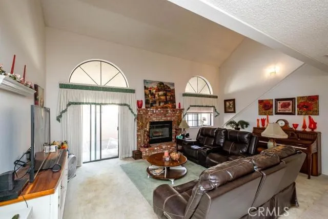 19249 Palm Way, Apple Valley, California 92308