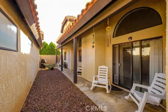 19249 Palm Way, Apple Valley, California 92308