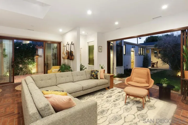 3548 Wilcox St., San Diego, California 92106