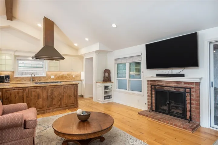 276 Esther Street, Costa Mesa, California 92627