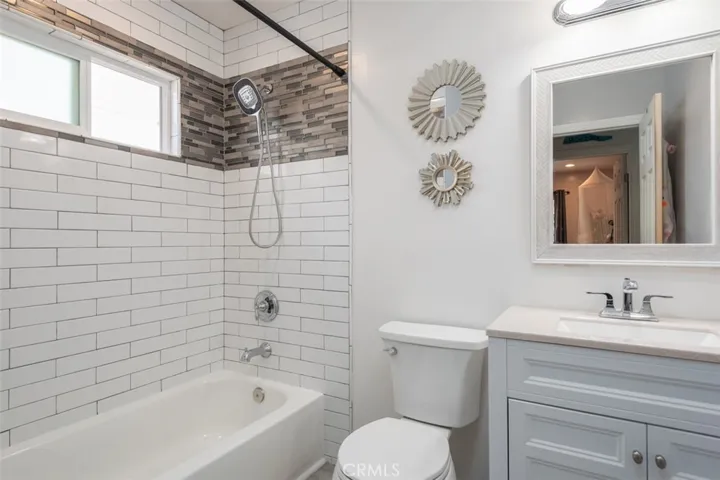 276 Esther Street, Costa Mesa, California 92627