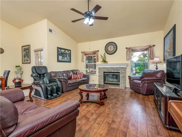 10581 N Meridian Avenue, Fresno, California 93730
