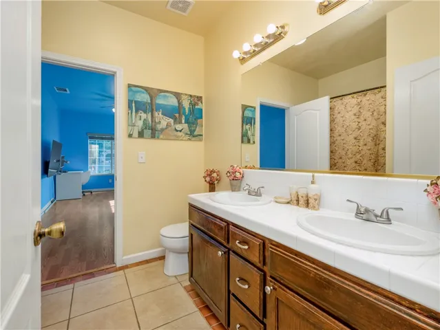 10581 N Meridian Avenue, Fresno, California 93730