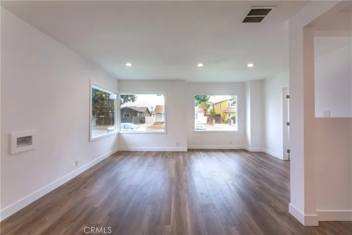 1817 E Pine Street, Compton, California 90221