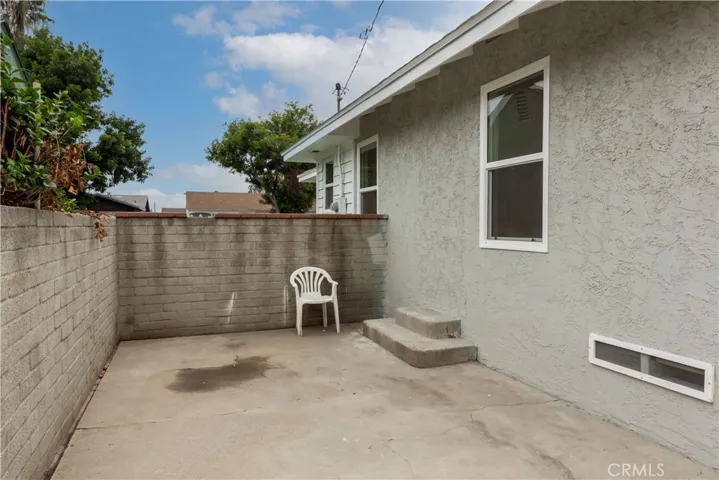1817 E Pine Street, Compton, California 90221