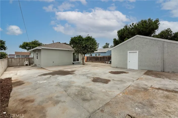 1817 E Pine Street, Compton, California 90221
