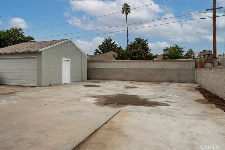 1817 E Pine Street, Compton, California 90221