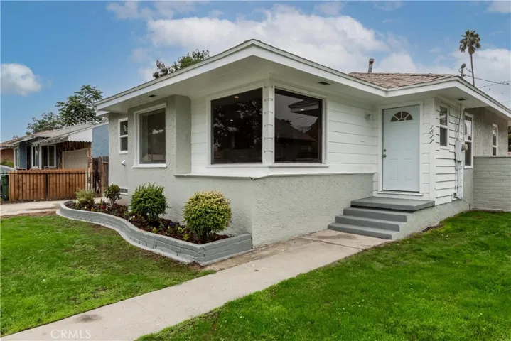 1817 E Pine Street, Compton, California 90221