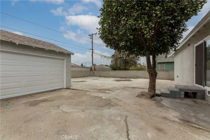 1817 E Pine Street, Compton, California 90221