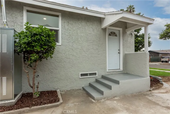 1817 E Pine Street, Compton, California 90221