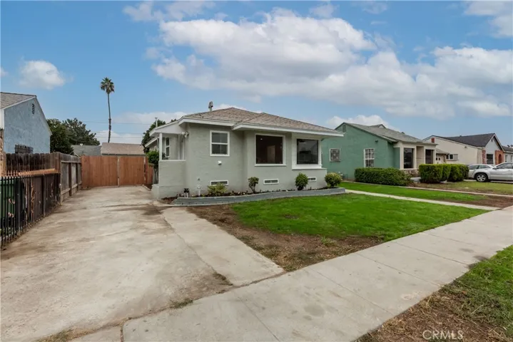 1817 E Pine Street, Compton, California 90221