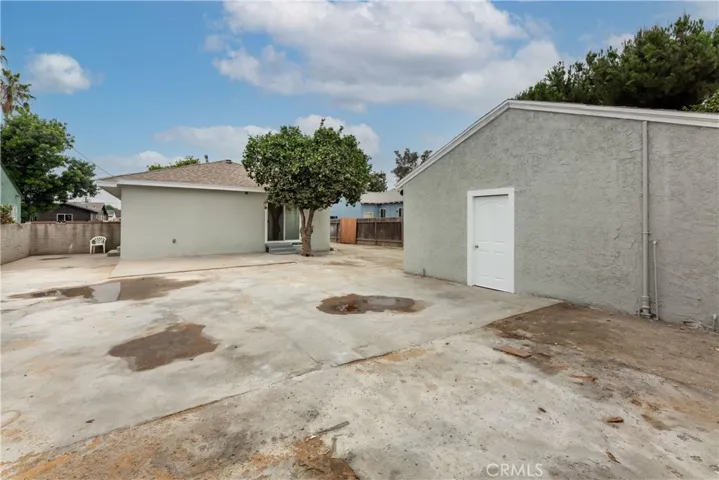 1817 E Pine Street, Compton, California 90221