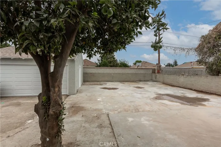 1817 E Pine Street, Compton, California 90221